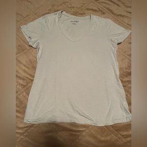 Universal Thread Goods Co. v-neck t-shirt
